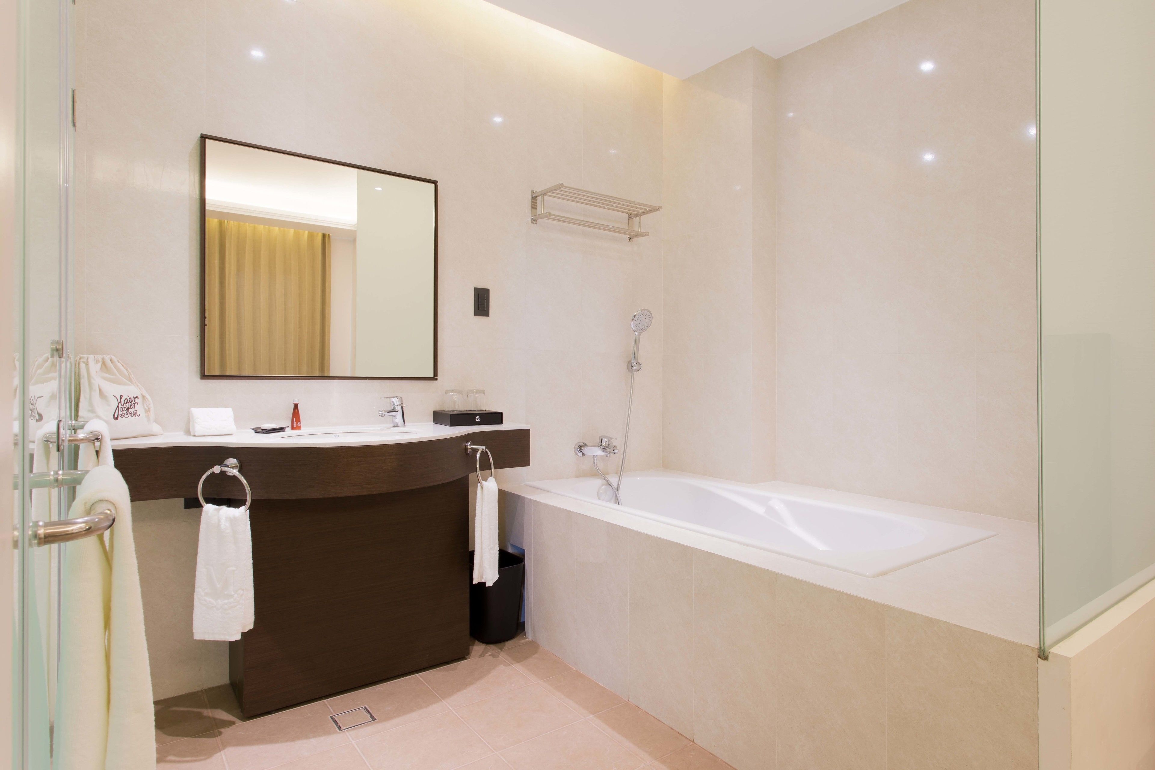 deep-soaking bathtub