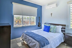 3 bedrooms, iron/ironing board, Internet, bed sheets - Oceanside Vega Baja Beach House Paradise w/ Views! (Vega Baja)