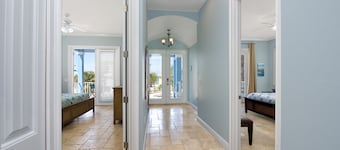 Bay Views- Private Pool- Great Location- 5BRBlue Horizon