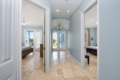 Bay Views- Private Pool- Great Location- 5BRBlue Horizon