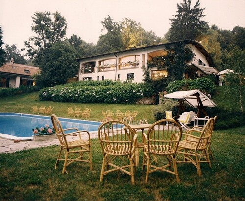 Villa confortable avec piscine privée et grand jardin, près de Côme et Milan