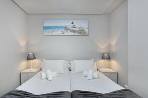 2 slaapkamers, een strijkplank/strijkijzer, gratis wifi, beddengoed