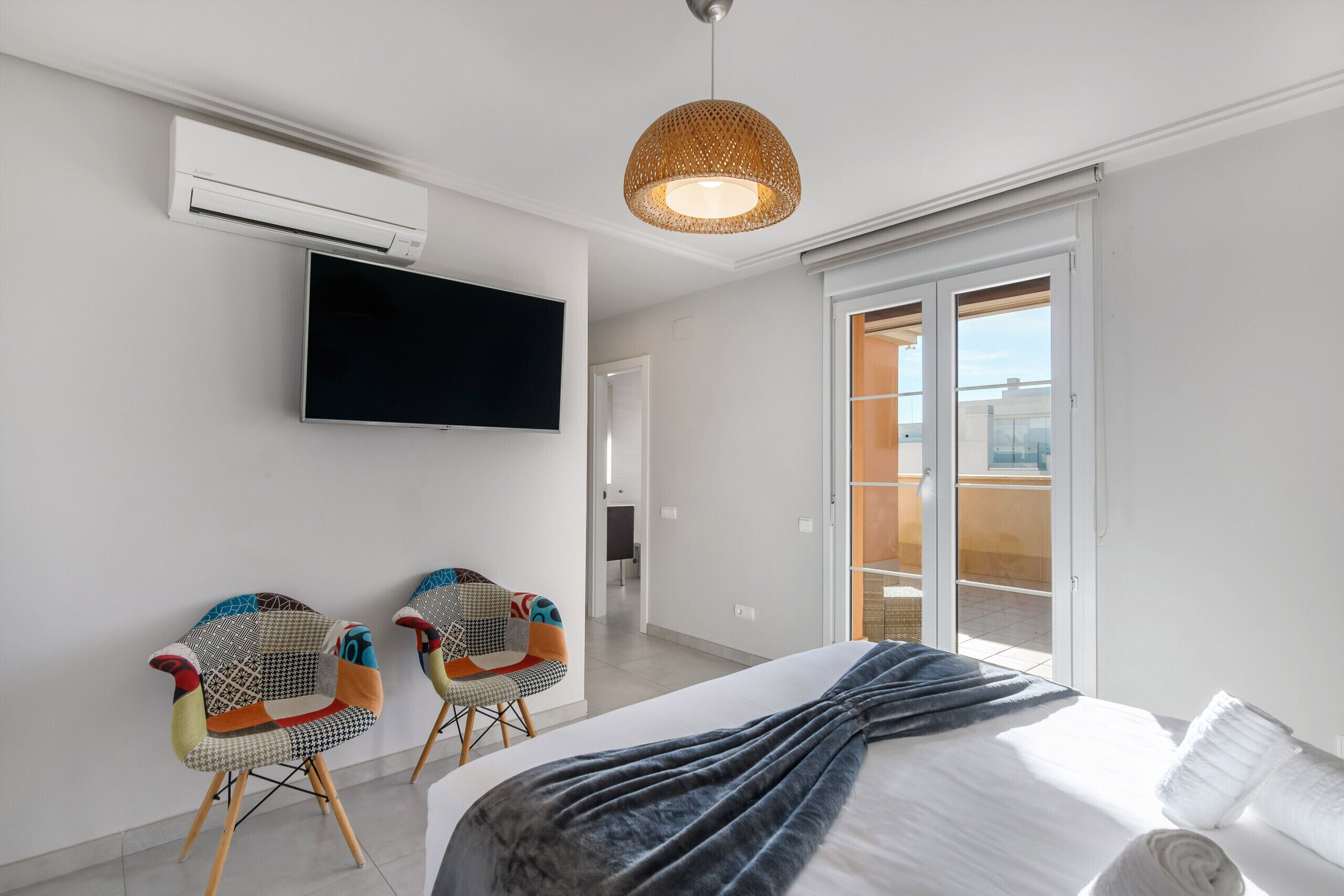 2 slaapkamers, een strijkplank/strijkijzer, gratis wifi, beddengoed