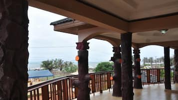 Rumah Premier | Teras/patio