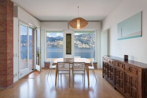 تناول الطعام