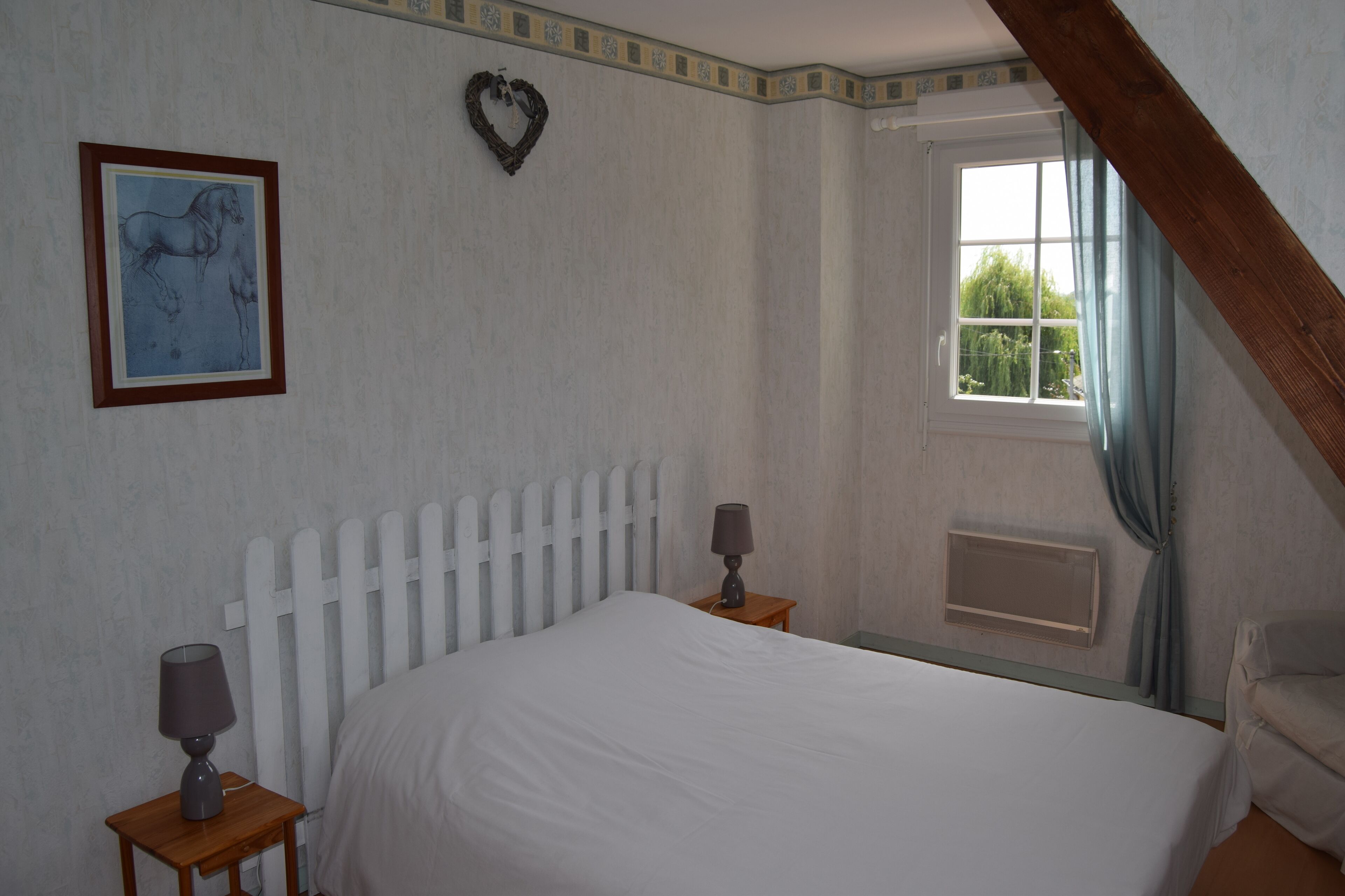 2 habitaciones, tabla de planchar con plancha, wifi y ropa de cama 