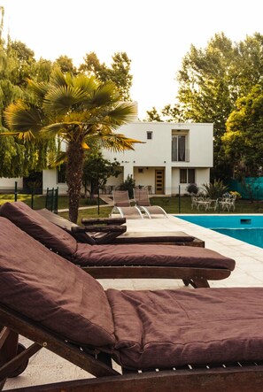 Outdoor pool - Villa Niagara (Chacras de Coria)