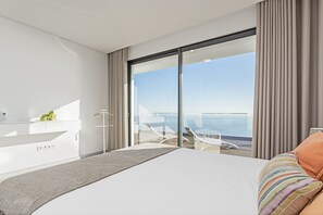 2 bedrooms, iron/ironing board, WiFi, bed sheets - Searenity Vacations Home I, west of the Island (Arco da Calheta)