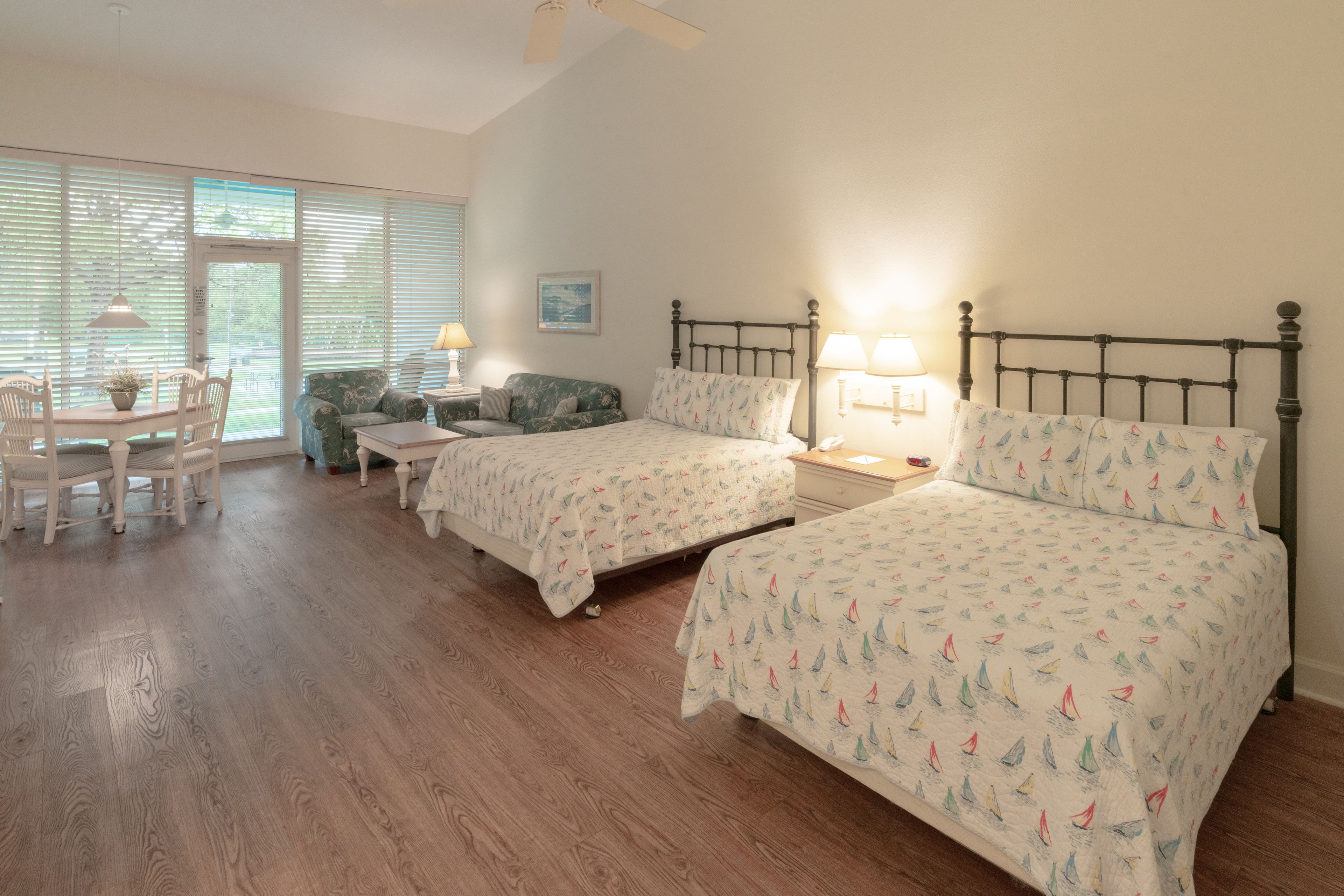 basic double room, 2 double beds, non smoking | 1 bedroom, free wifi, bed sheets