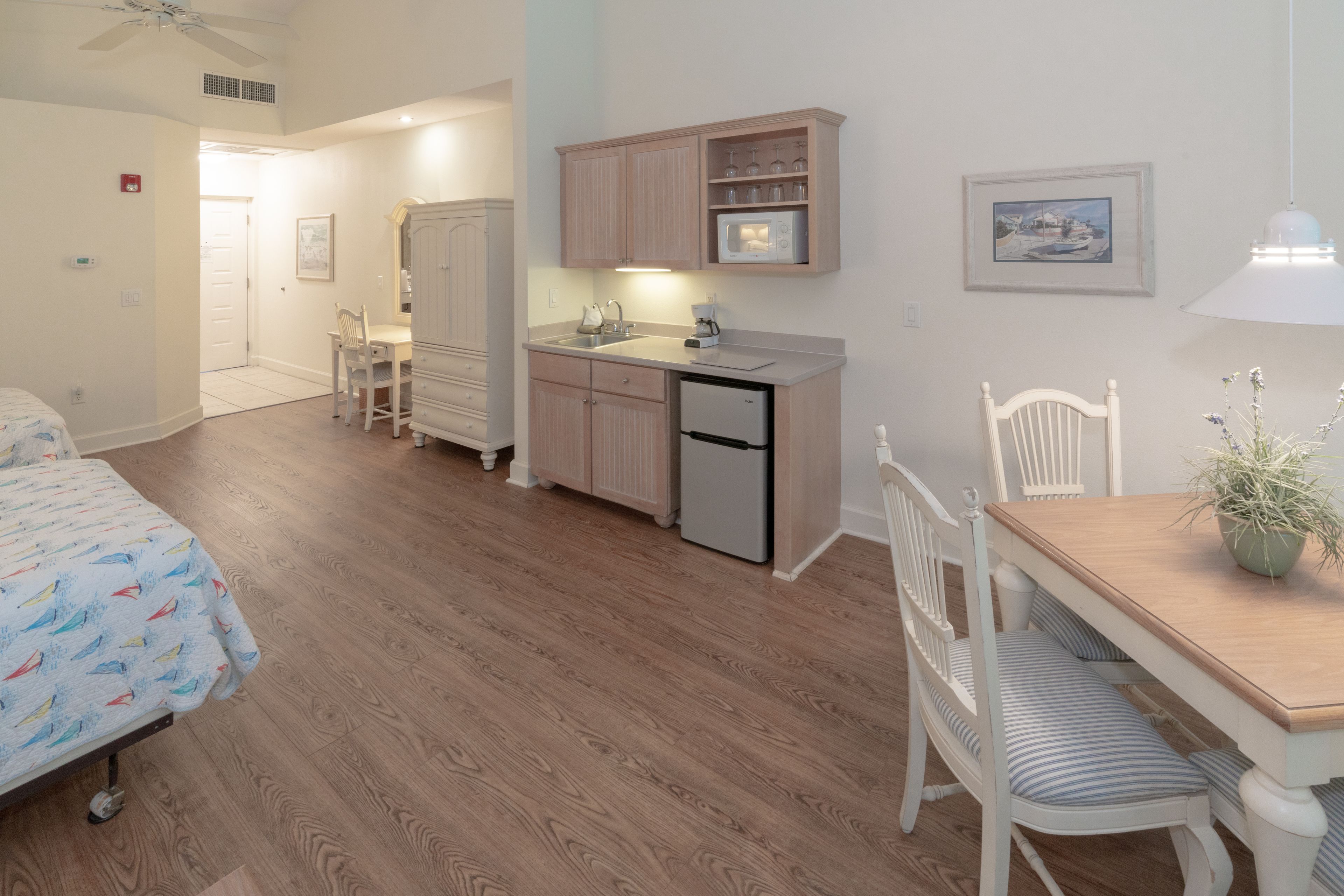 basic double room, 2 double beds, non smoking | private kitchenette | fridge, coffee/tea maker