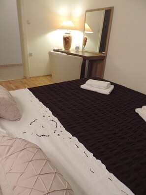 1 Schlafzimmer, Zimmersafe, Bügeleisen/Bügelbrett, kostenloses WLAN