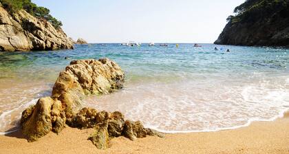 BEST OFFER! few minutes Beach, Pool + Free Wifi 5G+ Parking