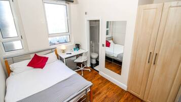 1 bedroom, desk, iron/ironing board, WiFi