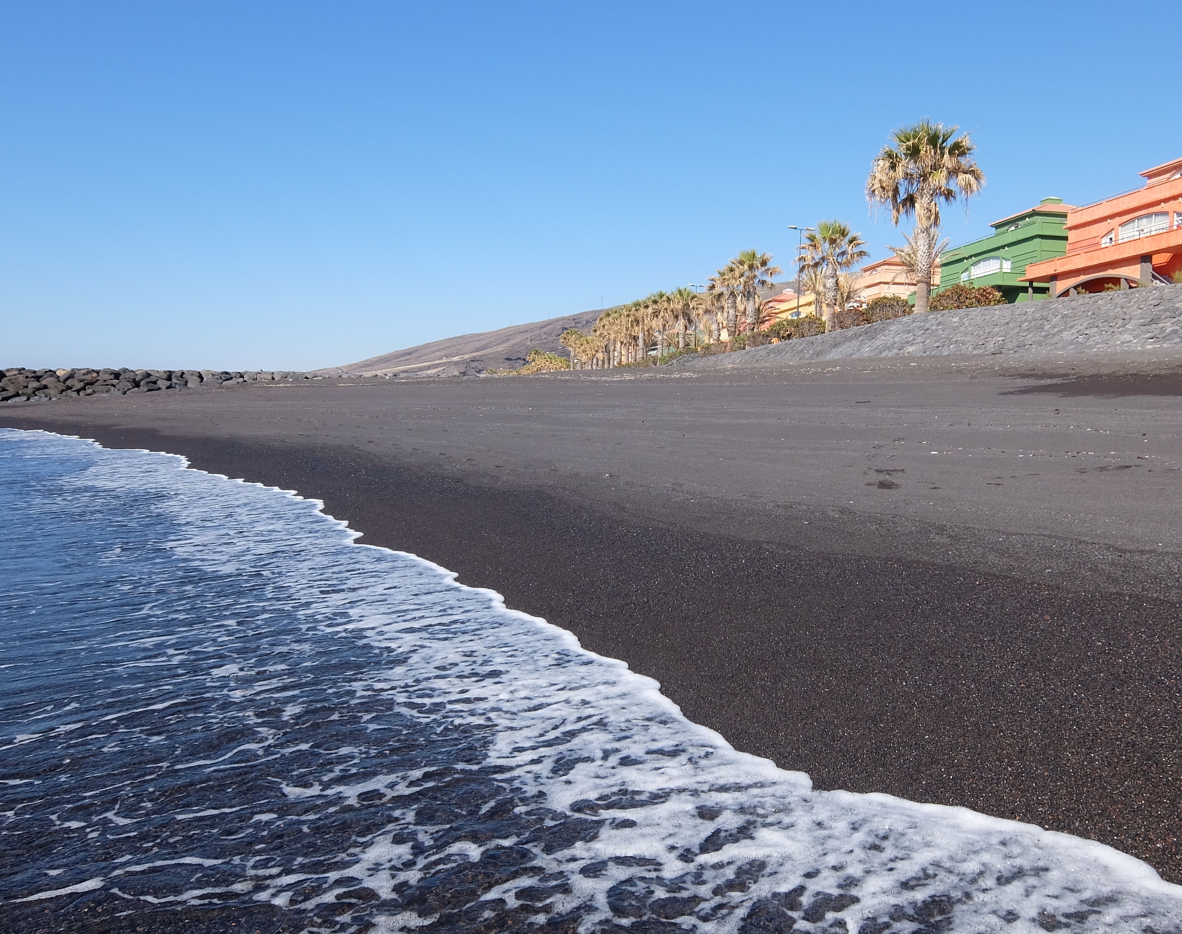Aan het strand, ligstoelen aan het strand, strandlakens