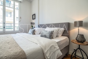 2 bedrooms, iron/ironing board, bed sheets