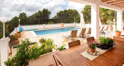 Villa est Socorrat avec piscine, ping-pong et jardin