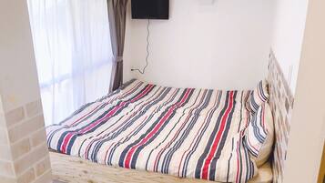 Quarto duplo econômico | Cofres nos quartos, Wi-Fi de cortesia, roupa de cama