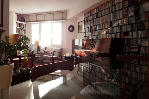 Bright and luxurious penthouse in great location