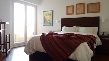 2 slaapkamers, een kluis op de kamer, een strijkplank/strijkijzer