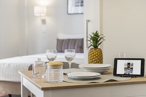 1 室のベッドルーム、アイロン / アイロン台、WiFi、ベッドシーツ