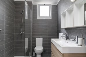 Dusche, Haartrockner, Handtücher