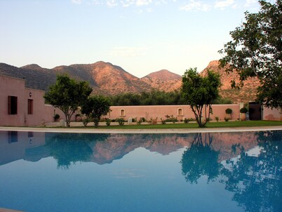 Luxurious villa with private private heated pool & spectacular views