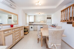 Fridge, microwave, oven, stovetop - Holiday rental Penthouse Javea (Javea / Xàbia)