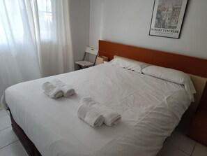 2 bedrooms, iron/ironing board, free WiFi, bed sheets - Seafront Charming Albir Apt (next To Altea, Benidorm); Wifi, AC, Golf, Sea Views (L'Alfàs del Pi)