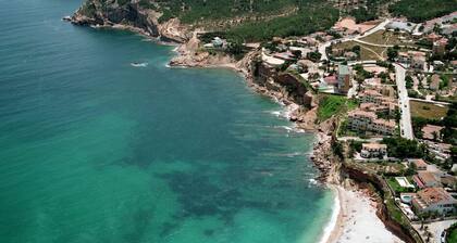 Seafront Charming Albir Apt (next To Altea, Benidorm); Wifi, AC, Golf, Sea Views