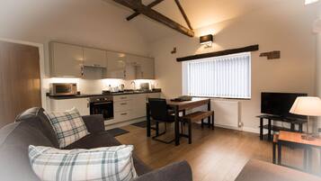 Tv, dvd-spelare och böcker