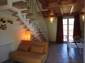 Smart TV - Apartment balcony view, heated swimming pool, air conditioning,parking area (Malcesine)