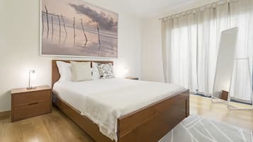 2 chambres, espace de travail pour ordinateur portable