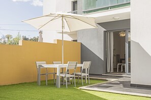 Outdoor dining - Pena I, your holidays in the center of Funchal. (Funchal)