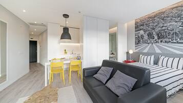 1 slaapkamer, een strijkplank/strijkijzer, wifi, beddengoed