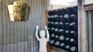 المنشأة من الخارج