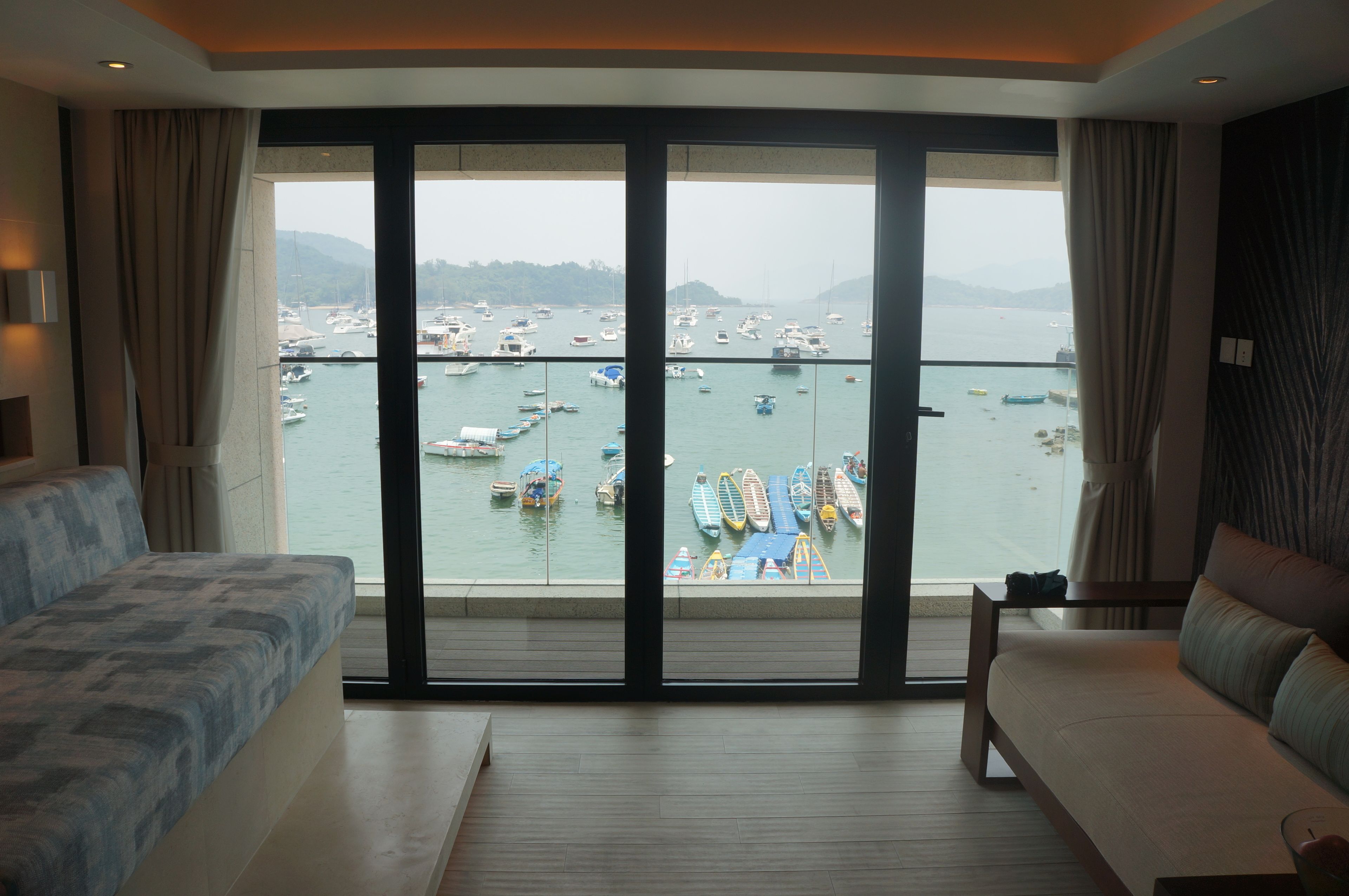premium room, 1 king bed, balcony, ocean view | minibar, in-room safe, desk, soundproofing