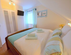 2 slaapkamers, reisbedje, wifi, beddengoed
