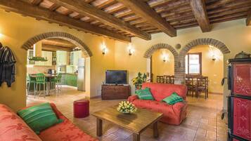 Fernseher, Kamin, Tischfußball, Tischtennisplatte