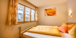 3 bedrooms, in-room safe, travel cot, WiFi