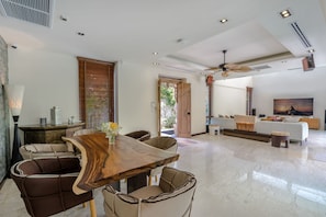 2-Bedroom Villa with Private Pool | In-room dining