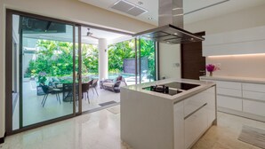 2-Bedroom Villa with Private Pool | Cocina privada