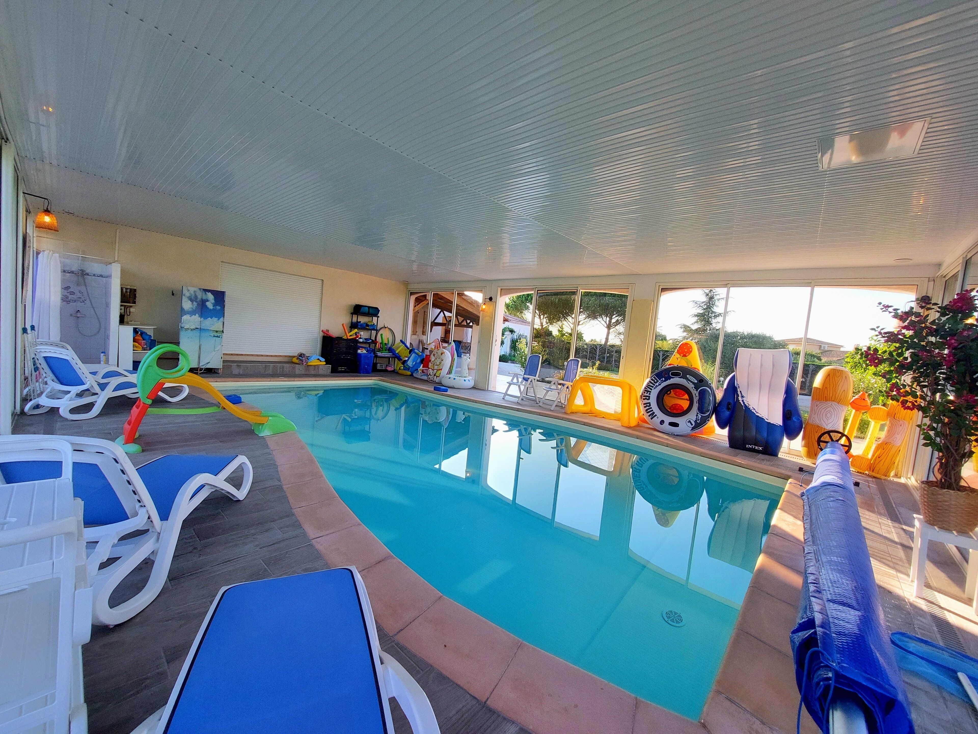 屋内プール、温水プール