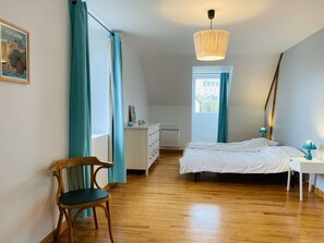 3 soverom, skrivebord, strykejern/-brett og wi-fi (inkludert)