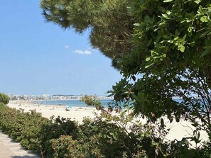 Am Strand, Liegestühle