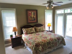 2 bedrooms, WiFi - On the Green - 2 bedroom/2 bath condo overlooking the 9th green (Maggie Valley)