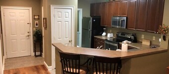 On the Green - 2 bedroom/2 bath condo overlooking the 9th green