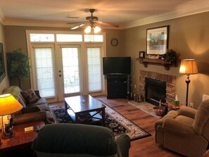 TV, DVD player - On the Green - 2 bedroom/2 bath condo overlooking the 9th green (Maggie Valley)