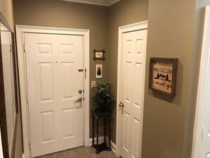 Interior - On the Green - 2 bedroom/2 bath condo overlooking the 9th green (Maggie Valley)