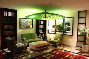 Lobby sitting area - Merrynest Hotel (Guangzhou)