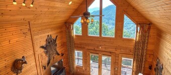 Appalachian View - 3BR, 2.5BA, VIEWS!, Private, Hot Tub, Fenced Yard, Fire Pit